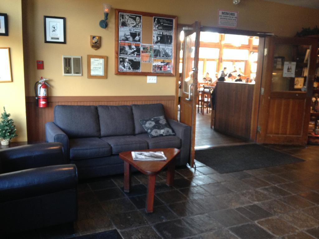 Howe Sound Inn & Brewing Company Squamish Buitenkant foto