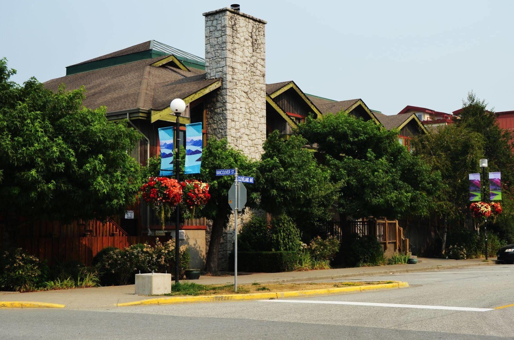 Howe Sound Inn & Brewing Company Squamish Buitenkant foto